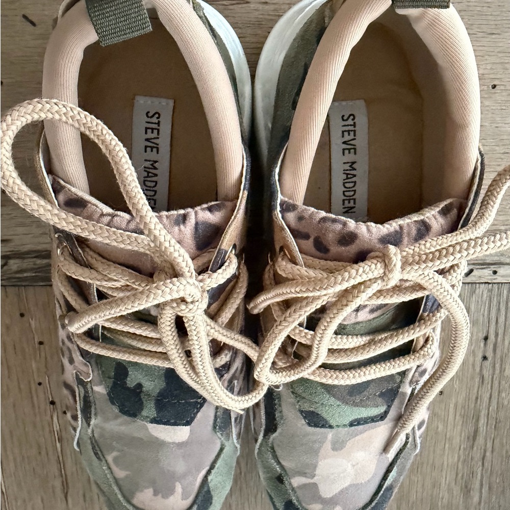 Steve Madden Cliff Sneakers - Picture 3 of 4